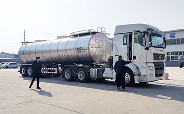 新東鮮奶運輸車落地哈薩克斯坦，開啟“一帶一路”乳業(yè)運輸新紀元